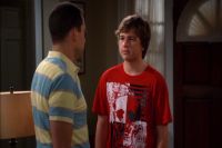     - 8  (Two and a Half Men) (2 DVD-9)